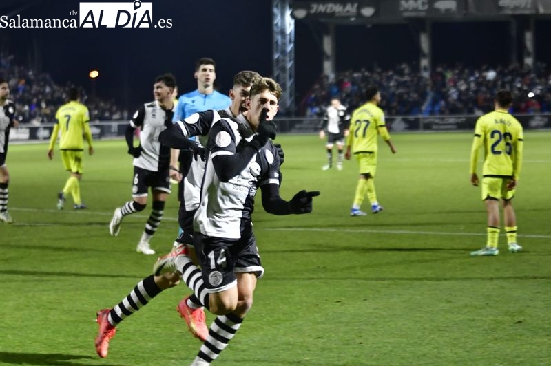 Ridículo sonrojante en Salamanca: suspendido el Unionistas - Villarreal por falta de luz en el Reina Sofía (1-1)