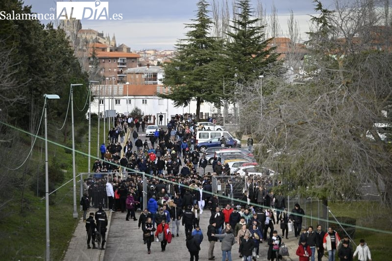 Un aficionado con antecedentes cardíacos se sintió indispuesto y tuvo que ser trasladado al hospital al acabar el Unionistas - Villarreal