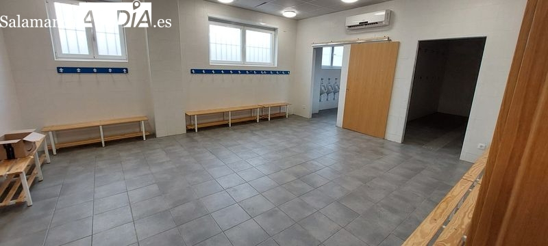 Así es el vestuario del Reina Sofía en el que se cambiarán los jugadores del Barça: amplio, luminoso y dividido en dos zonas