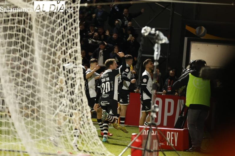 La arenga previa a jugar frente al Barça en el vestuario de Unionistas, desde dentro: ¡No os arrepintáis de no intentarlo!