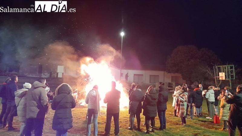 Los vecinos de Cipérez celebran la Engualera contra el mal de ojo