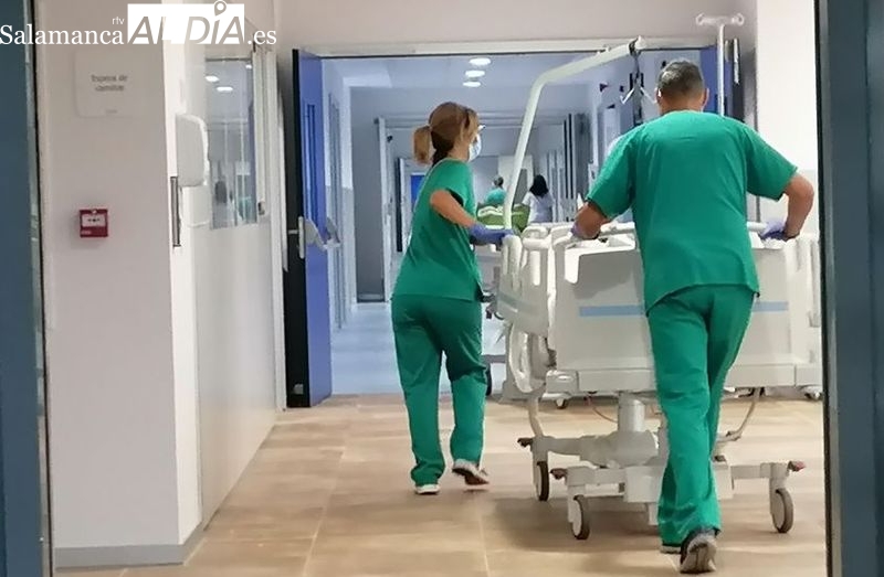 Cinco evacuados al Hospital de Salamanca tras el vuelco de un coche en Galindo y Perahuy