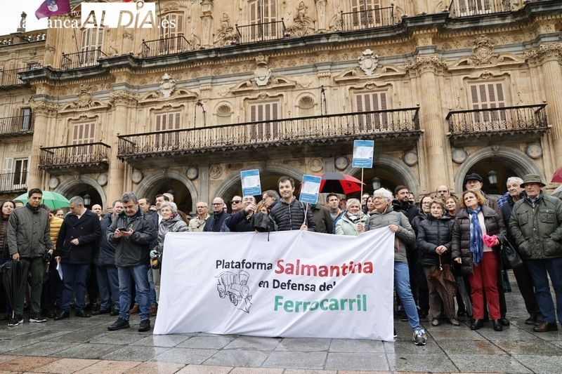 Once ciudades de cuatro comunidades autónomas se concentran este domingo para recuperar el tren Ruta de la Plata