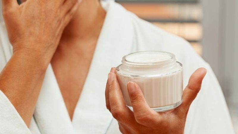 Alerta sanitaria: detectan la presencia de una fragancia prohibida en una colonia infantil