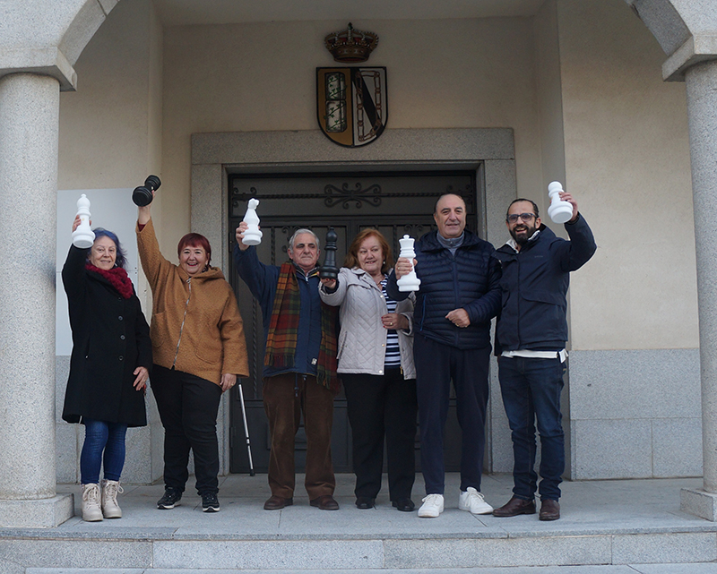 Ledrada acoge un curso de iniciación al ajedrez para mayores