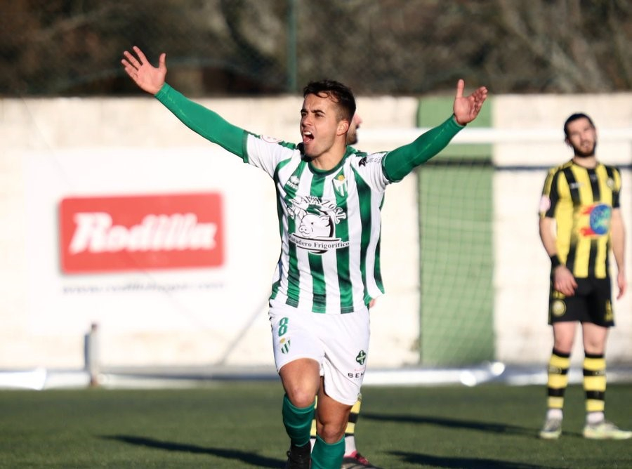Un CD Guijuelo de playoff tumba al Cayón con un hat-trick de Diego González (3-1)