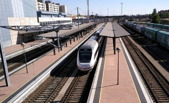 España Vaciada se suma a la concentración por el tren en Salamanca y lamenta que no se haya contado con ellos