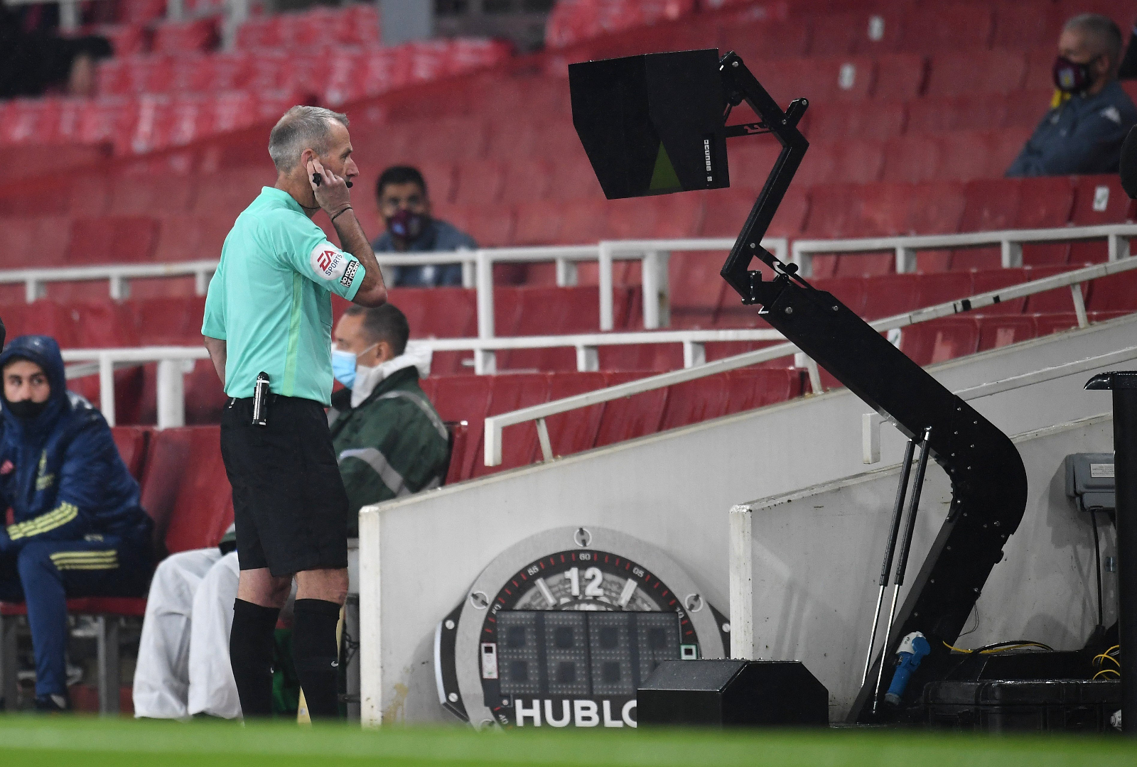 El VAR estará en el Unionistas - Barcelona: ¿Cómo funciona y cuándo interviene?