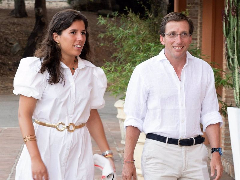 José Luis Martínez-Almeida habla por fin de su compromiso con Teresa Urquijo