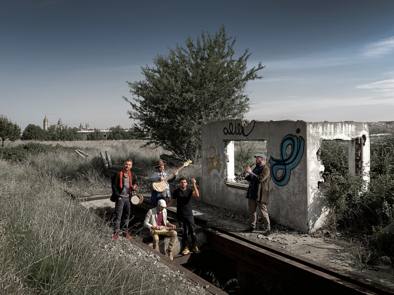 Javier Montes, músico de Entavía: Las músicas de nuestra tierra comienzan a ser exóticas