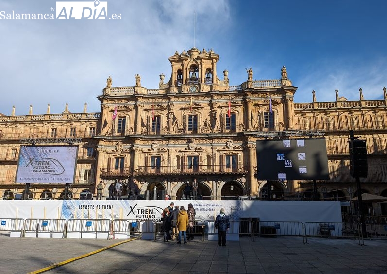 La Plaza Mayor, a punto para la gran concentración ‘Por un tren de futuro para Salamanca’