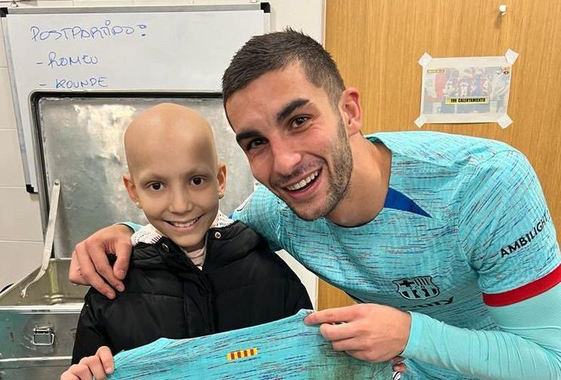 Ferran Torres le manda un mensaje muy especial a M4ría, la Princesa Futbolera Guerrera: Nos vemos pronto, campeona!