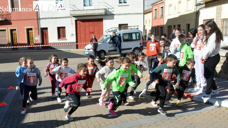El colegio Liminares celebra el Día Escolar de La Paz con una carrera solidaria