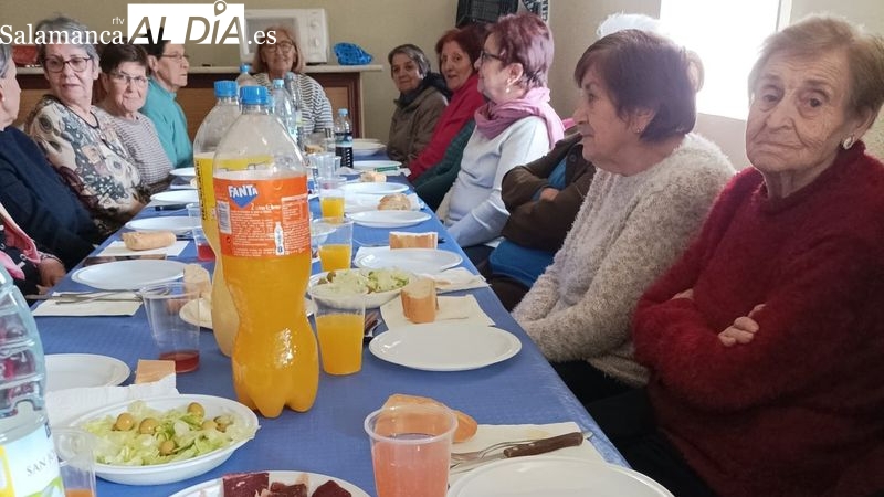 Las Águedas de Bermellar comparten una comida de fraternidad