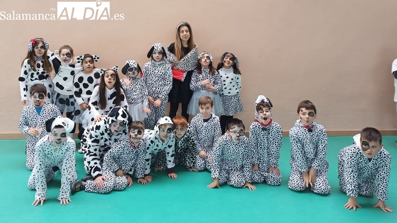 Los escolares del Abadengo celebran el carnaval en el colegio de Lumbrales