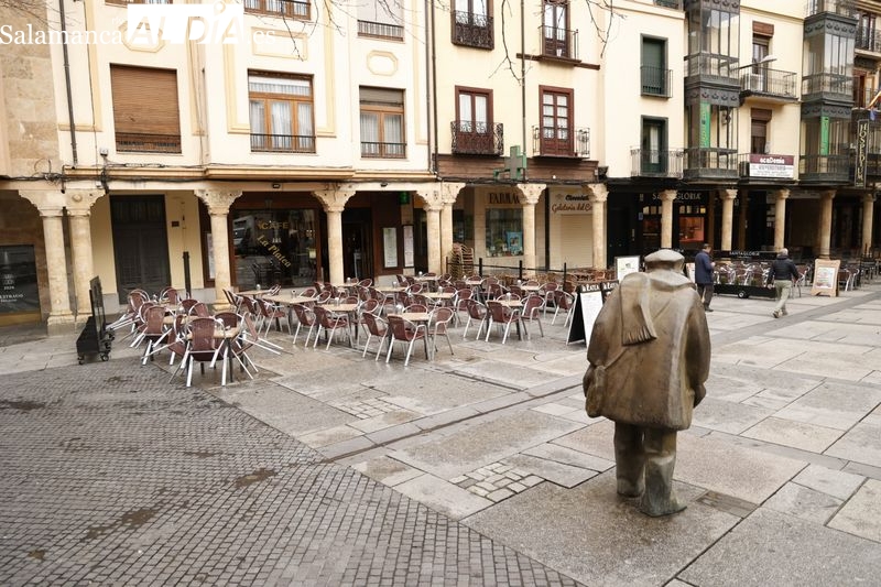 Los capiteles y el calendario romano ‘escondido’ en la Plaza del Corrillo 