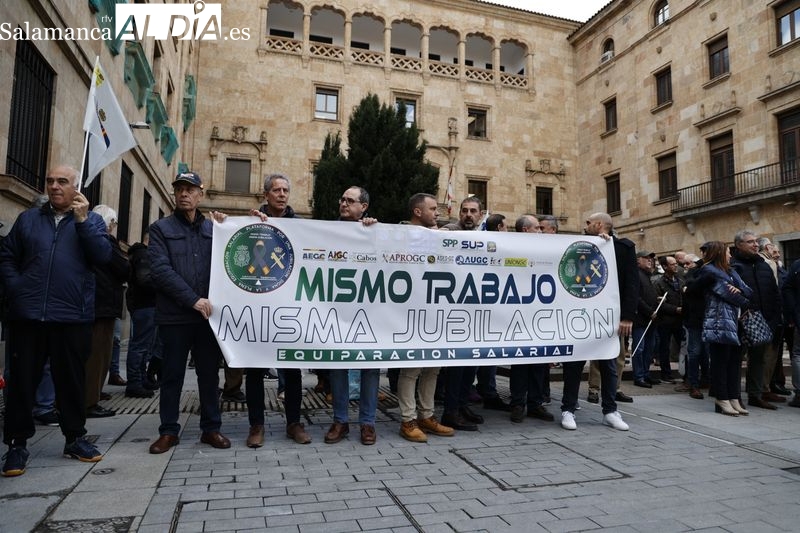  Nos han convertido en los parias de la seguridad pública, lamentan policías nacionales y guardias civiles