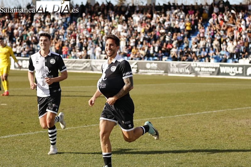 Unionistas nunca se rinde: victoria cómoda contra el Fuenlabrada para soñar con el playoff (2-0)