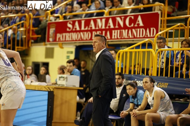 Nacho Martínez da la clave de la eliminación del Perfumerías Avenida en Euroliga: En el tercer cuarto se nos ha hecho de noche