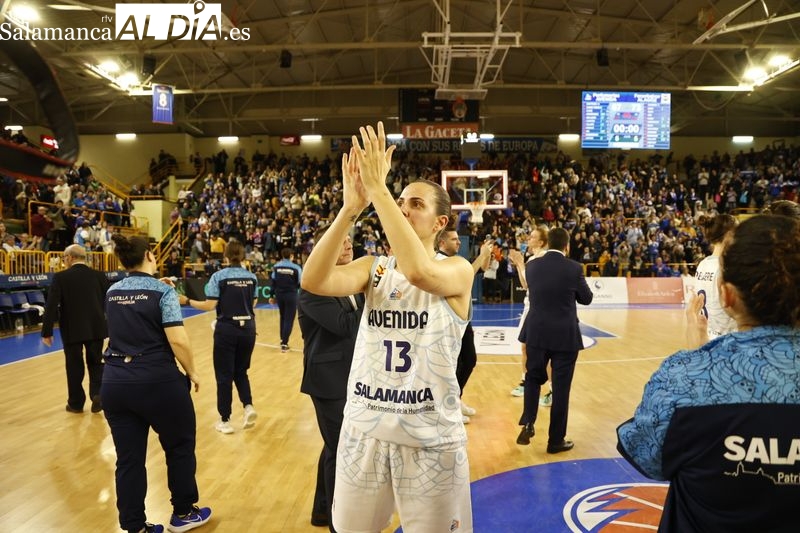 El Perfumerías Avenida se despide de la Euroliga con un Würzburg a reventar contra el campeón Fenerbahce (67-73)