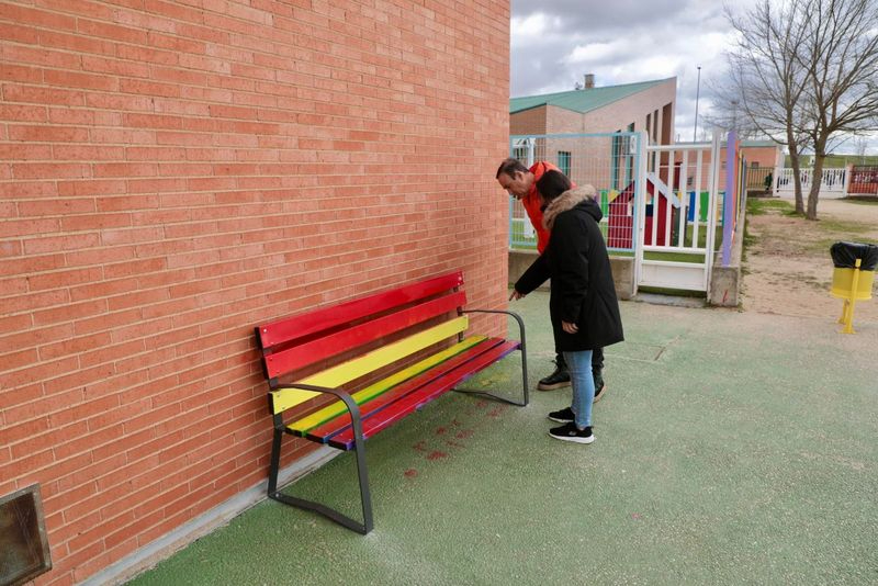 Ataque vandálico contra la igualdad en el colegio Pablo Picasso de Carbajosa