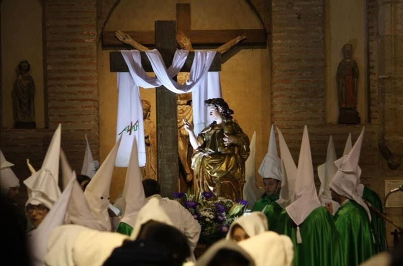 La Cofradía de la Cruz y del Amor abre sus puertas a todos los albenses 