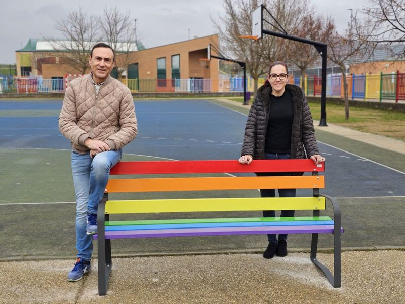 Bancos por la igualdad en Carbajosa