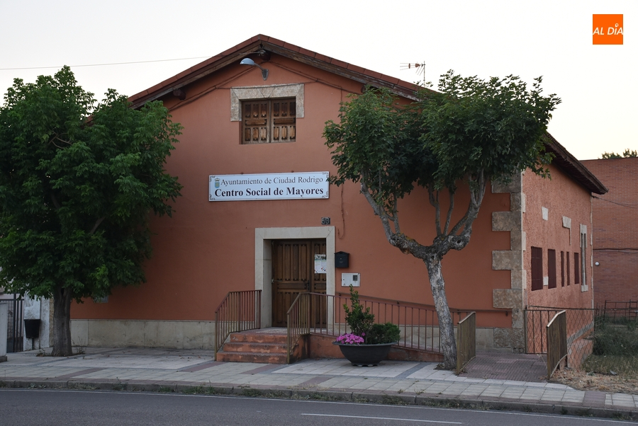 Adjudicadas las actividades de envejecimiento activo, pilates y yoga en el Centro de El Puente