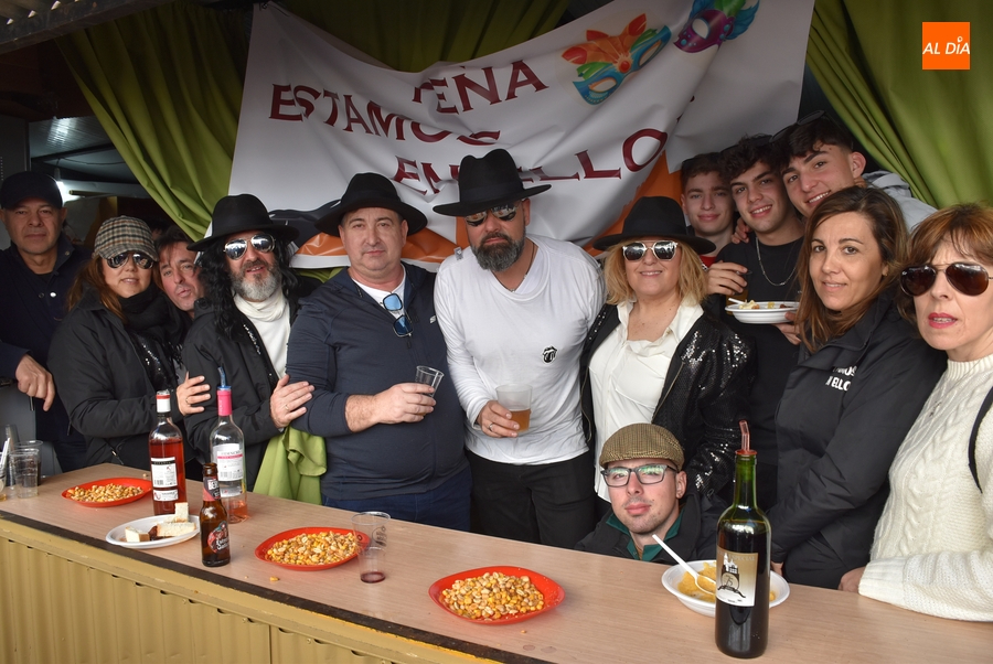 Ni Noé y los animales de su arca se pierden las clásicas patatas meneás de las peñas de la Plazuela