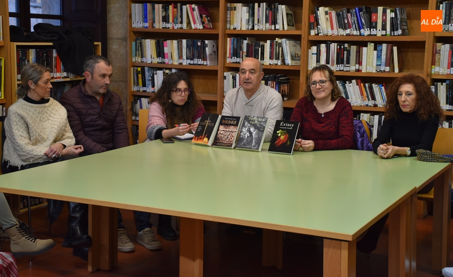 Mirolibro recibe a los escritores Benito González y Concepción Guinaldo