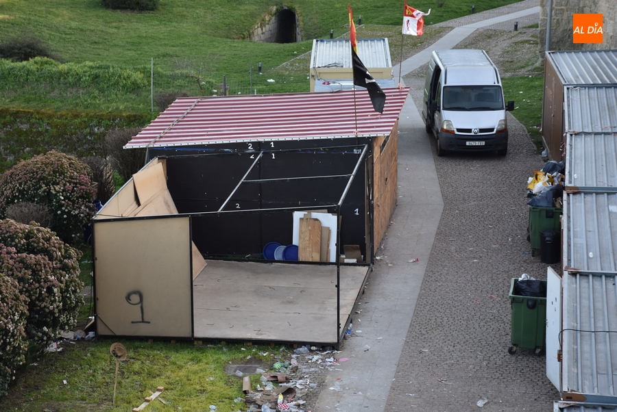 Turno para el desmontaje de las casetas de la Plazuela y el Paseo Fernando Arrabal