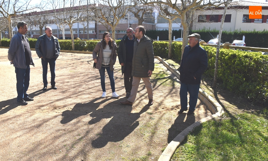 El Equipo de Gobierno visita las actuaciones realizadas por los alumnos de las AFEs