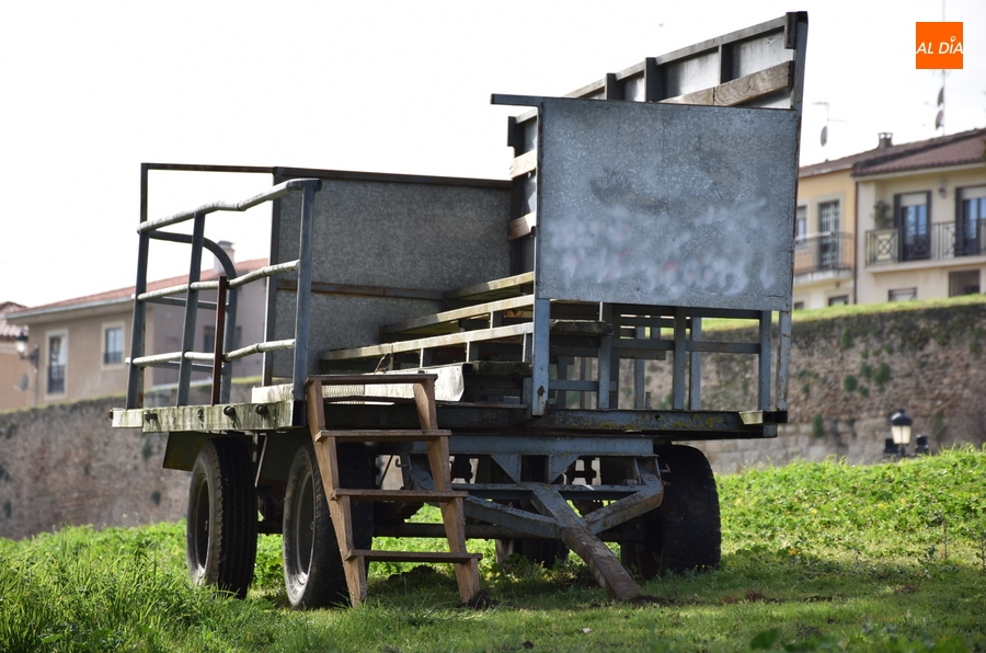 Los Tilos, la Ronda de San Pelayo y la balconada del Ayuntamiento ya sienten el Carnaval