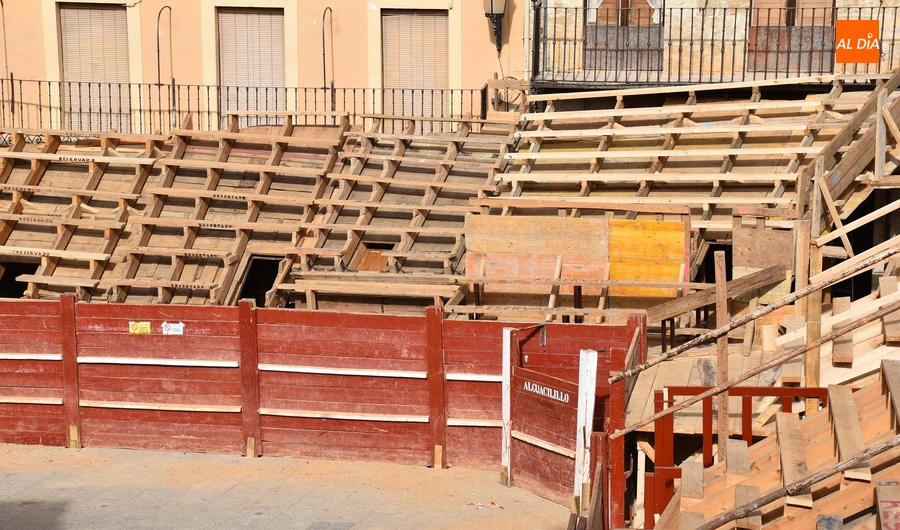 Completada la construcción de los 47 tablaos del ágora mirobrigense