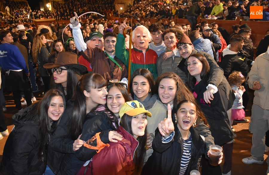 Tremendo ambiente en la arena en los prolegómenos y en los tablaos durante la capea