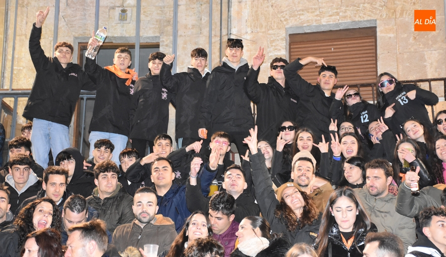 Fantástico ambiente en una capea nocturna fría pero con el cielo tranquilo