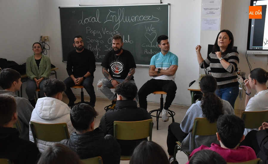 ‘Local influencers’ relatan a alumnos British del IES Tierra por qué volvieron a Ciudad Rodrigo