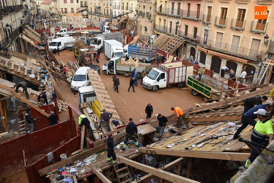 Los mirobrigenses, con el ‘corazón partío’ el Día de San Valentín al ver desmontar los tablaos