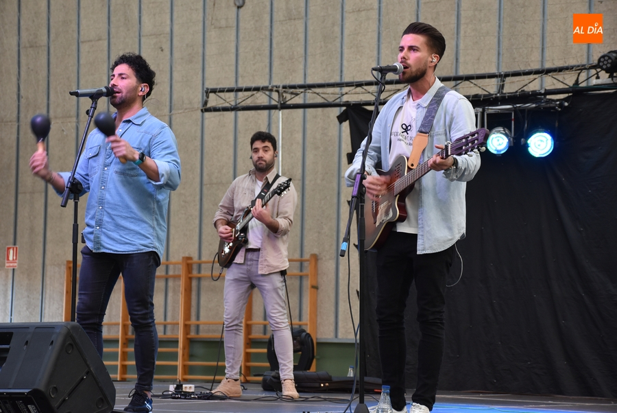 Los Bomberay redondean los actos oficiales del Domingo de Piñata