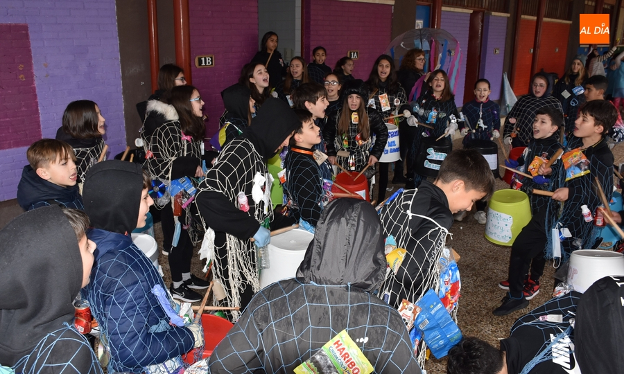 El cielo se suma a la fiesta del agua del Colegio Miróbriga