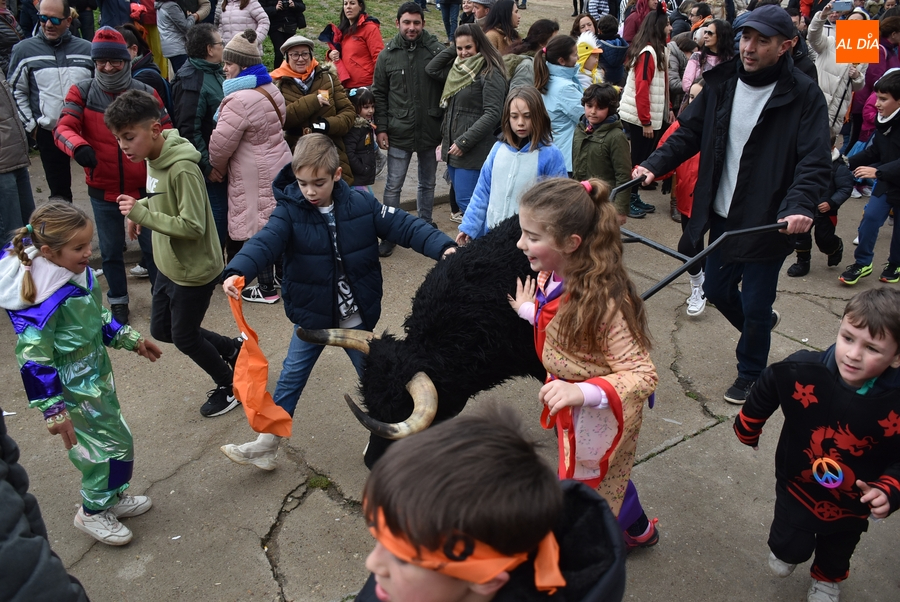Concurridísimo encierro de carretones para seguir creando afición entre los niños