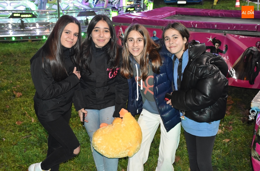 Animado inicio del fin de semana precarnavalero, incluso con DJ, en el recinto ferial