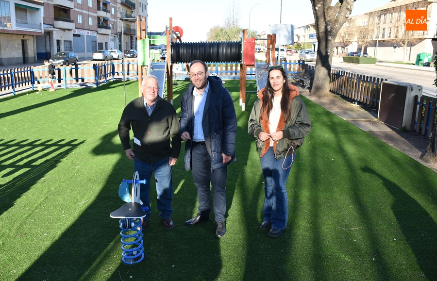 Culminada la renovación del triple parque infantil de la Avenida de Salamanca