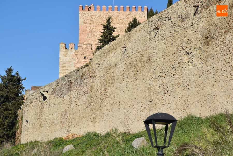 Así luce la parte ya descubierta del lienzo de la muralla entre La Batería y el Hospital