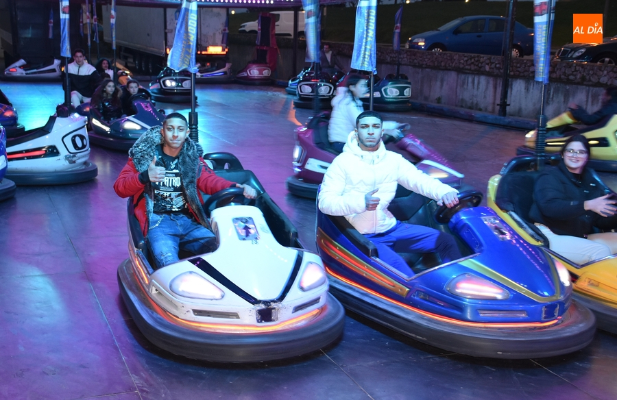 Los coches chocones viven su última tarde en funcionamiento