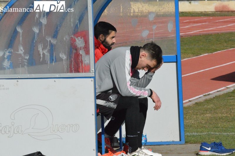 Espina no llega a entrenar, Fassani se retira, Diego Benito está enfermo y Jehu ensaya con la dupla Navas - Galván en el Salamanca UDS