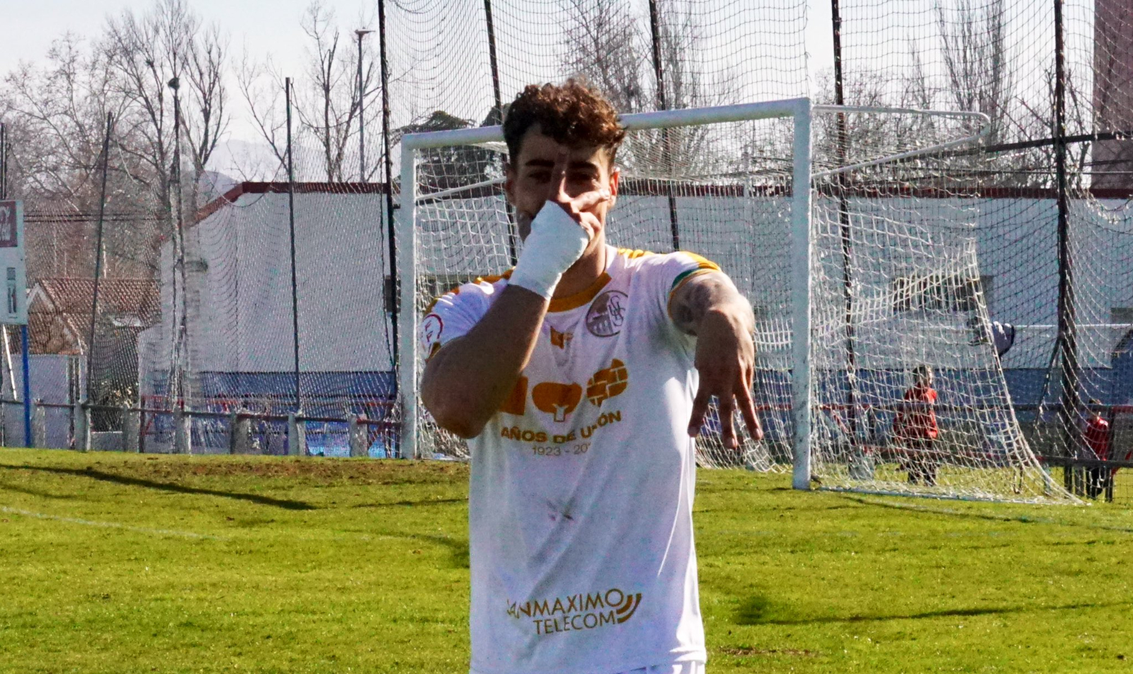 El Salamanca UDS se aleja un mundo del liderato... y mira al segundo puesto