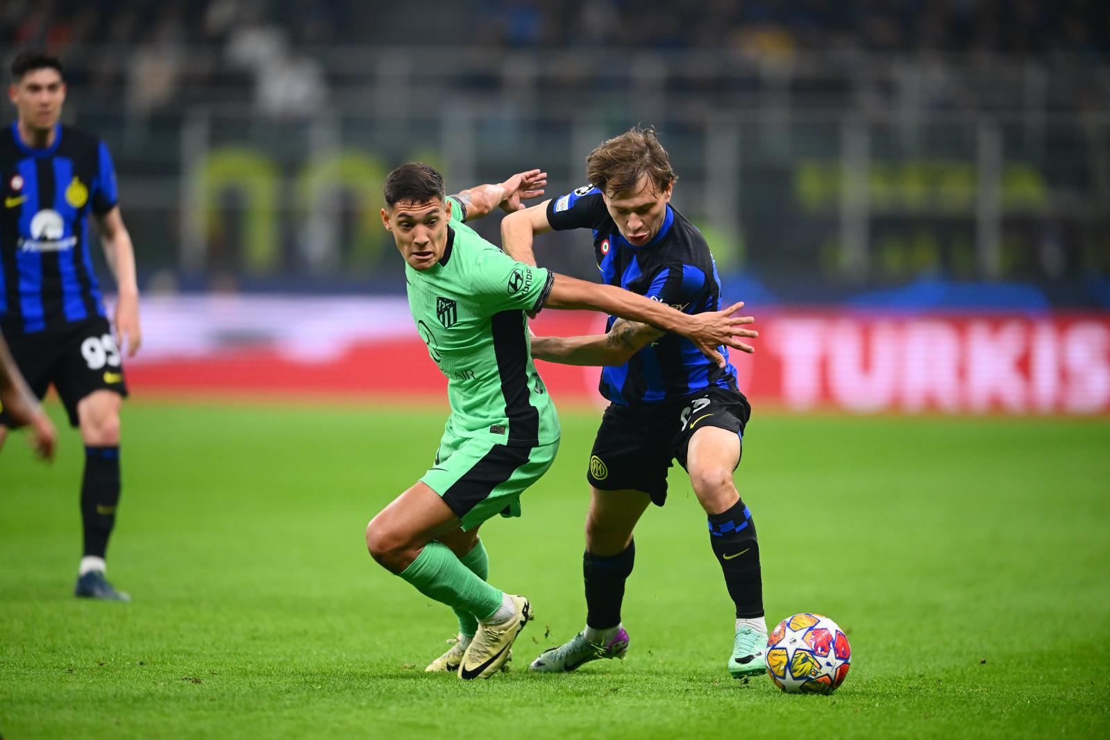 El Atleti le regala la victoria al Inter de Milán y apela al Metropolitano para remontar en Champions (1-0)