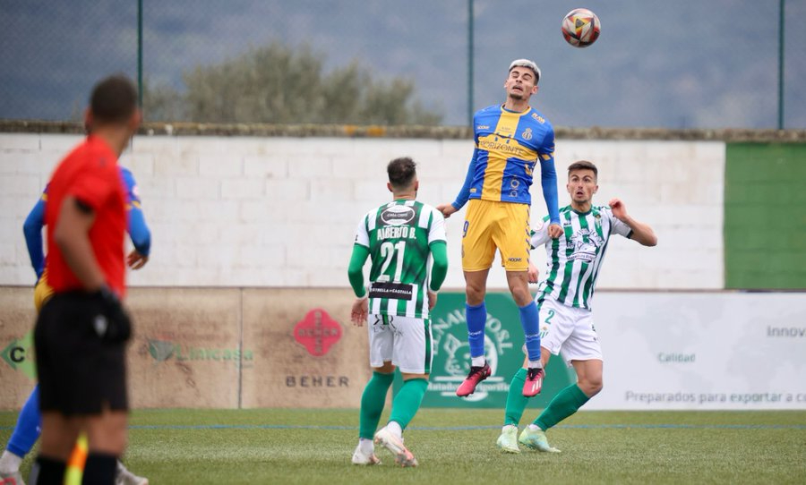El CD Guijuelo no pasa del empate con el Avilés en el Municipal (1-1)