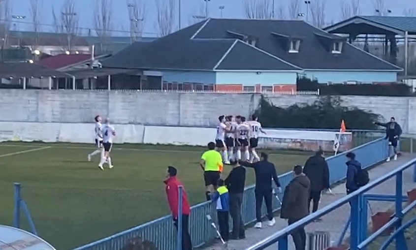 El 1º gol de Alexander y un penalty errado permiten al Ciudad Rodrigo irse de Carnaval como colíder